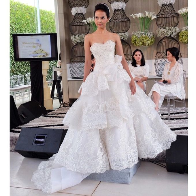 White Elegance Fashion Show by LAMIIK BRIDAL by LAMIIK BRIDAL - 004 White Elegance Fashion Show by LAMIIK BRIDAL by LAMIIK BRIDAL - 004