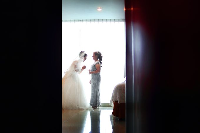 The Moment in Wedding of Rega & Tika by Retro Photography & Videography - 023 The Moment in Wedding of Rega & Tika by Retro Photography & Videography - 023