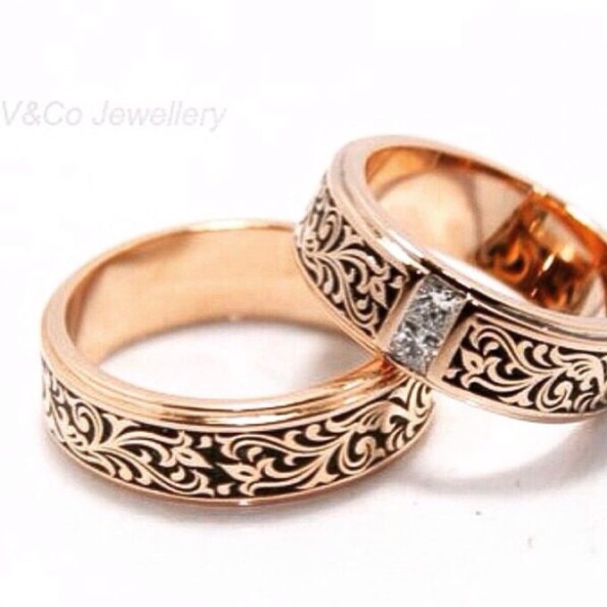 wedding ring batik design by V&Co Jewellery - 011