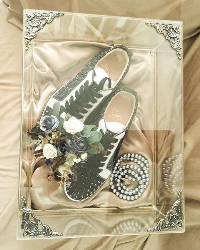 Wedding of Ririn Ekawati and Ferry by Seserahan by Rose Arbor - 004