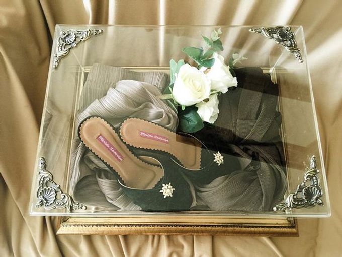Wedding of Ririn Ekawati and Ferry by Seserahan by Rose Arbor - 001