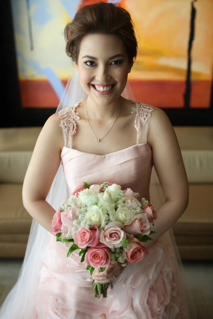 Bridal Bouquets by Natural Art Flowers and Decors - 003 Bridal Bouquets by Natural Art Flowers and Decors - 003