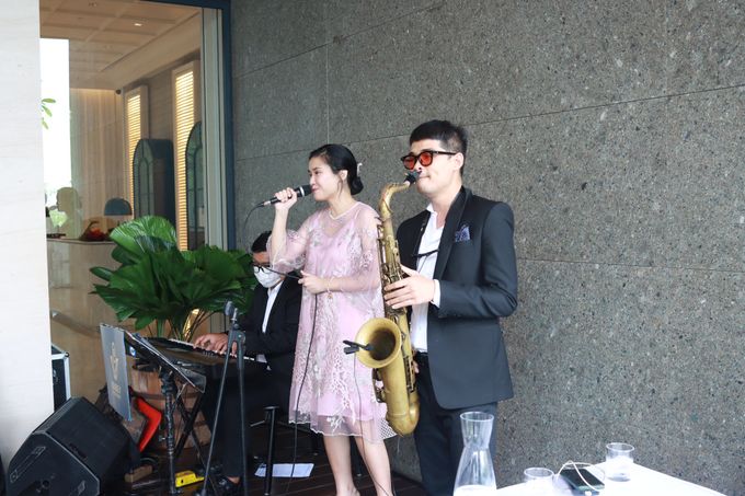 Jazz band for wedding at Forest by wyls kitchen jakarta - Double V entertainment by Double V Entertainment - 005