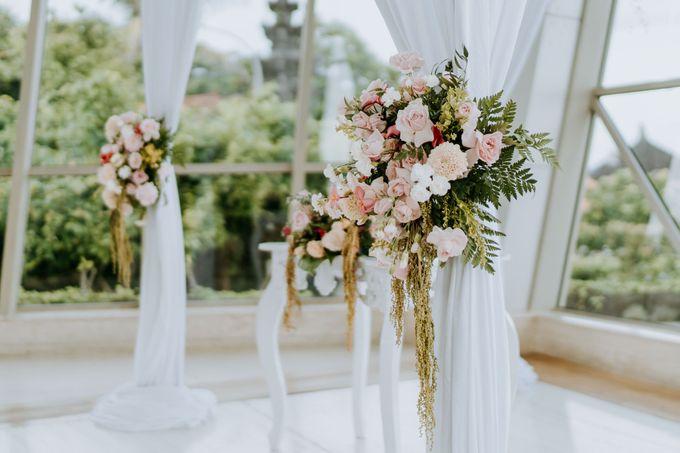 Kloe & Lochy's Wedding Celebration At Nusa Dua, Bali by Amora Bali Weddings - 012 Kloe & Lochy's Wedding Celebration At Nusa Dua, Bali by Amora Bali Weddings - 012