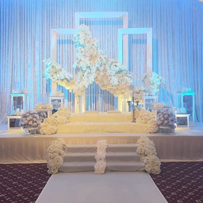 The Calla Dais by The Calla - 004 The Calla Dais by The Calla - 004