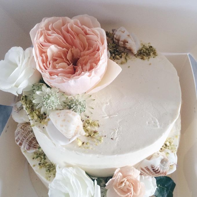 Floral Wedding Cake by Teaspoon of Love - 001 Floral Wedding Cake by Teaspoon of Love - 001