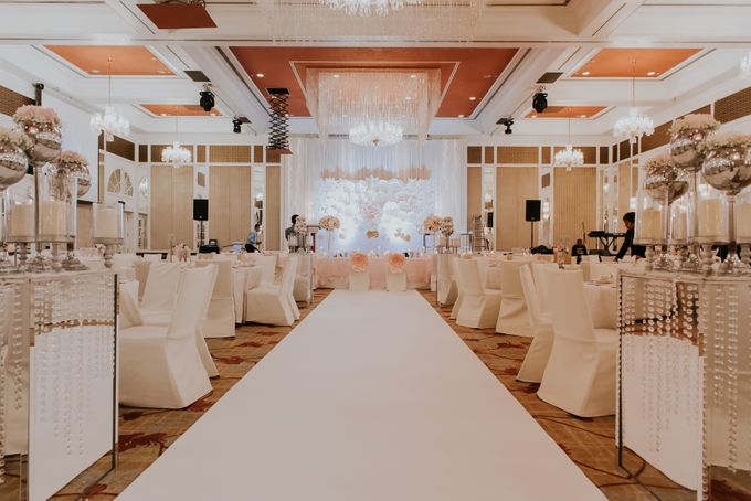 A Romantic with Classy Twist Wedding by InterContinental Singapore - 034