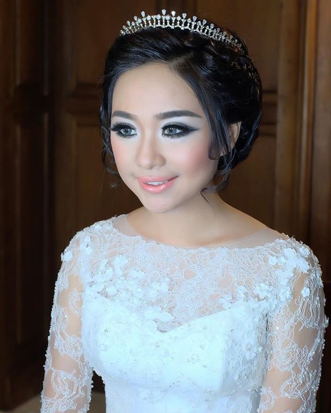 MAKARA WEDDING by MAKARA MAKEUP - 031 MAKARA WEDDING by MAKARA MAKEUP - 031