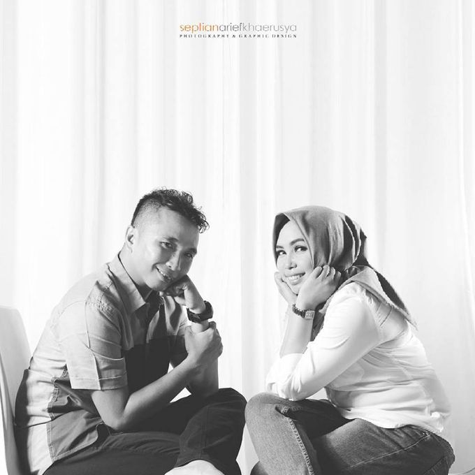 Dwi & Wahyu by Septian Arief K Photography & Graphic Design - 001 Dwi & Wahyu by Septian Arief K Photography & Graphic Design - 001