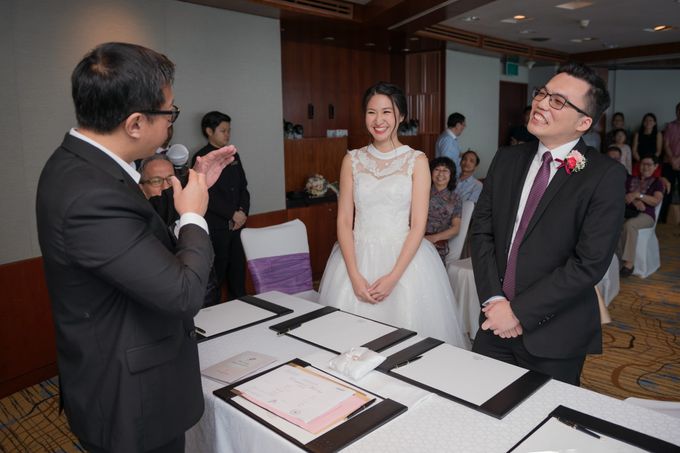 Swissotel the Stamford Wedding by GrizzyPix Photography - 025