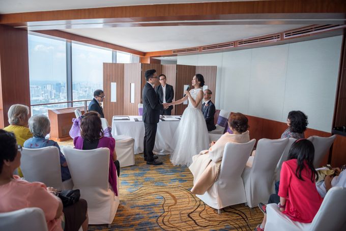 Swissotel the Stamford Wedding by GrizzyPix Photography - 027