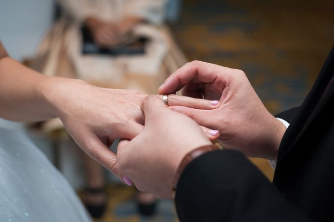 Swissotel the Stamford Wedding by GrizzyPix Photography - 028