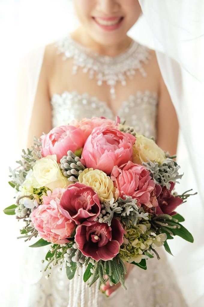 Bridal Bouquets by Natural Art Flowers and Decors - 001 Bridal Bouquets by Natural Art Flowers and Decors - 001