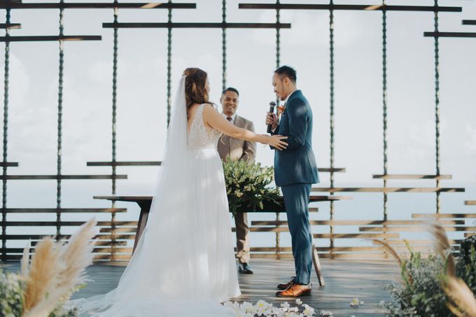 Romantic-Modern Wedding at Alila Uluwatu by Silverdust Decoration - 001