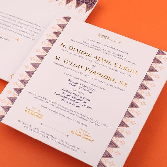 Ajeng Valdis S Wedding Invitation By Hiraloka Bridestory Com
