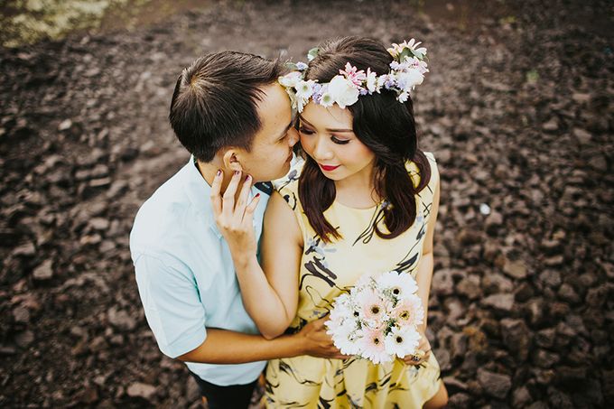 Dhudik & Windy Pre-Wedding Photoshot at Kintamani by Timelessia Photography - 011