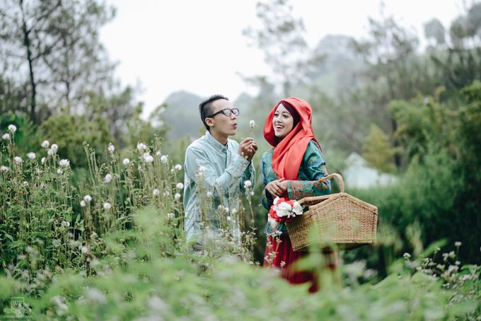 Prewedding Tiwi & Iwan by WINDRA FOTOGRAFI - 024