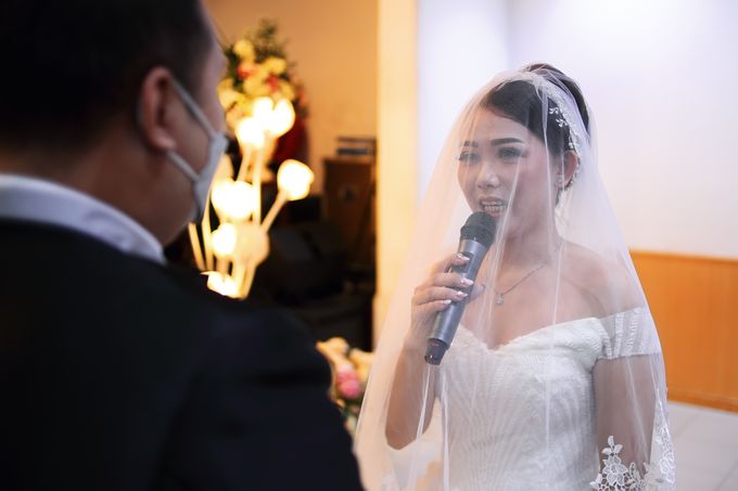 The Moment in Wedding of Rega & Tika by Retro Photography & Videography - 022 The Moment in Wedding of Rega & Tika by Retro Photography & Videography - 022