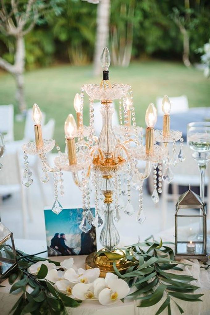 White and Gold Wedding at Plenilunio by Flora Botanica Designs - 009