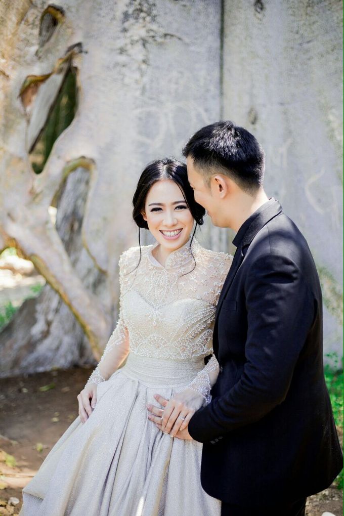 Davin & Yunisa Prewedding Makeup and hairdo by Imelda Hudiyono Bride - 011