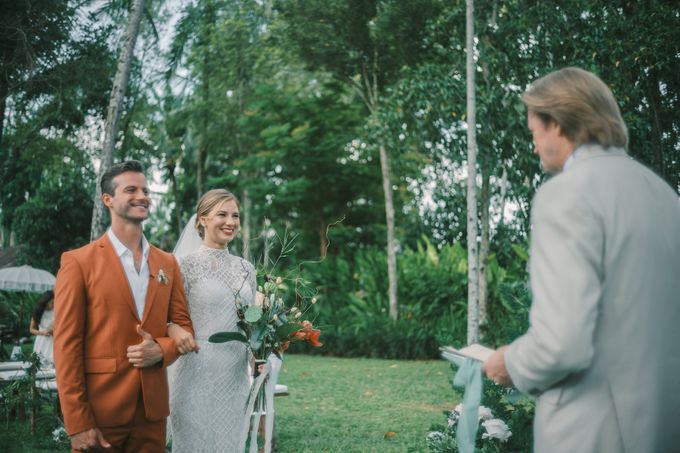 Pernikahan dengan tema ramah lingkungan, dengan keluarga dan teman dekat ditambah dengan dekorasi yang selaras dengan alam membuat pernikahan ini spec by AVAVI BALI WEDDINGS - 026 Pernikahan dengan tema ramah lingkungan, dengan keluarga dan teman dekat ditambah dengan dekorasi yang selaras dengan alam membuat pernikahan ini spec by AVAVI BALI WEDDINGS - 026