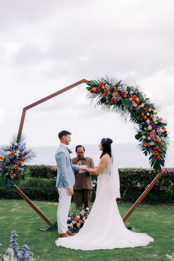 Tropical Lush Wedding in Bali by Silverdust Decoration - 010