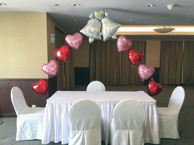 Solemnisation Table by Balloon Blasters - 004 Solemnisation Table by Balloon Blasters - 004