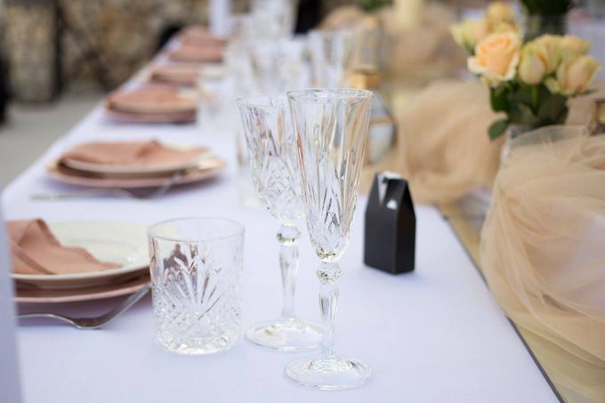 White & Gold Simple Elegant Decoration by Birdcage Works - 025
