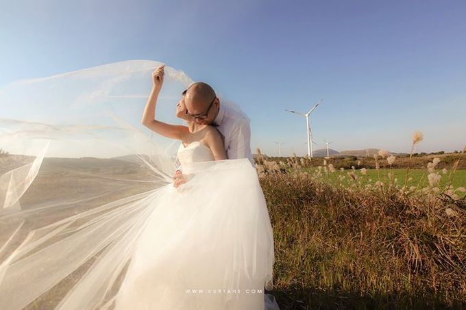 Jeju Engagement Portrait of Steve + Chloe by Vera Wang Singapore - 019