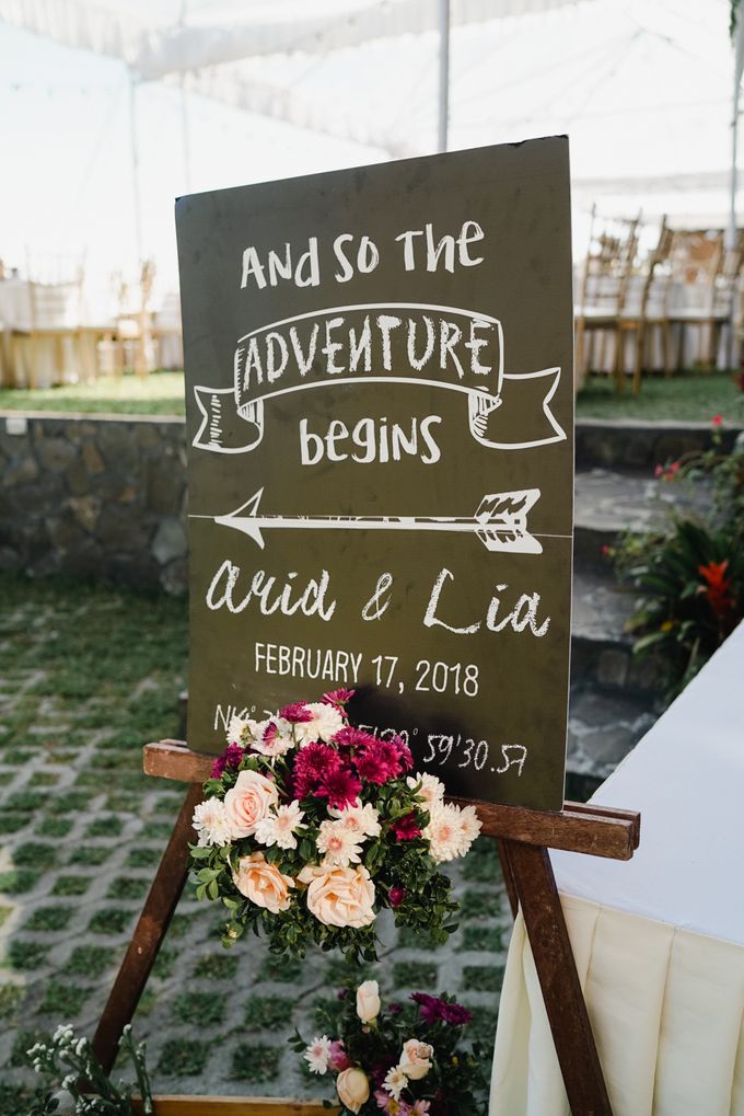 A Travel Themed Wedding of Arid & Lia by Peach Frost Studio - 033 A Travel Themed Wedding of Arid & Lia by Peach Frost Studio - 033