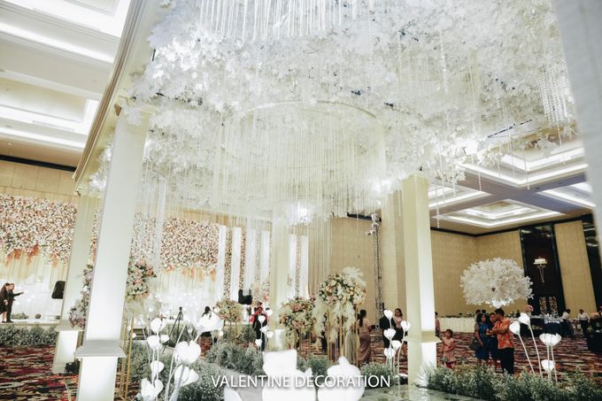 Ary & Dita  Wedding Decoration at Trans Convention Center by MY MUSE BY YOFI - 015