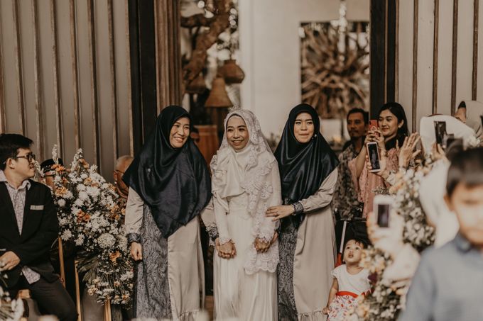 Aisyah & Aziz Wedding at Azila Villa by AKSA Creative - 015