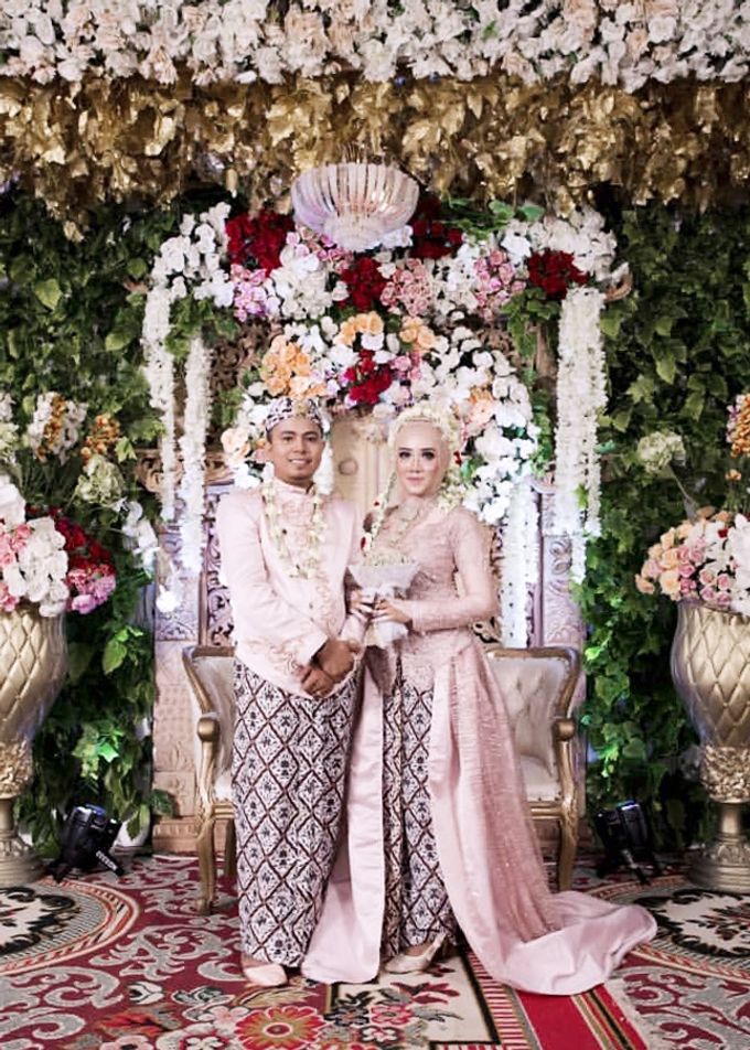 Modern Day Traditional Sundanese Hijab Wedding by SLIGHTshop.com - 003 Modern Day Traditional Sundanese Hijab Wedding by SLIGHTshop.com - 003