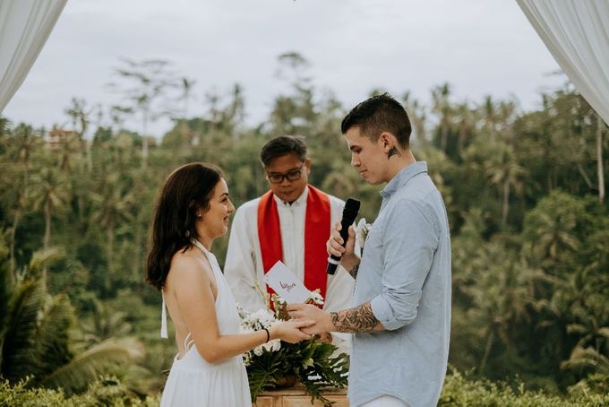 Jenny & Morgan's Elopement Wedding Celebration In Ubud by Amora Bali Weddings - 015 Jenny & Morgan's Elopement Wedding Celebration In Ubud by Amora Bali Weddings - 015