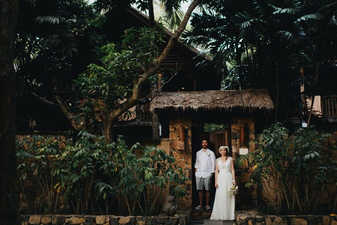 Caroline and Trent Destination Wedding by Terralogical - 001 Caroline and Trent Destination Wedding by Terralogical - 001