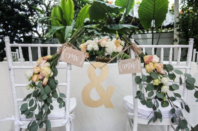 Solemnization table decor clearance