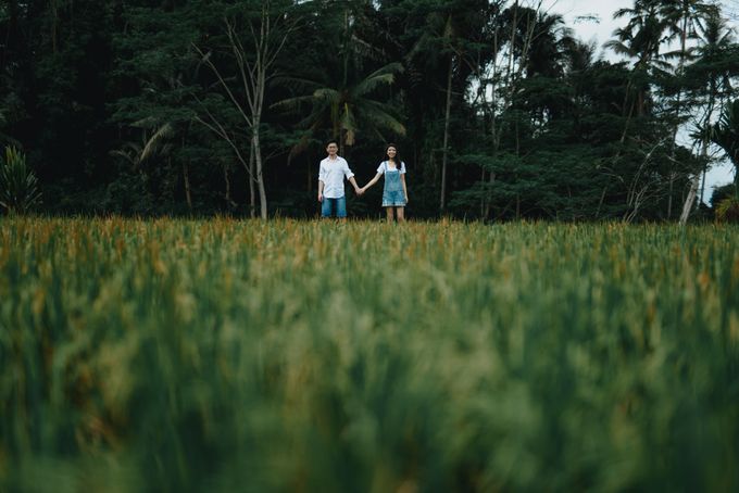 Diana and Ben Couple Session in Bali by Terralogical - 008