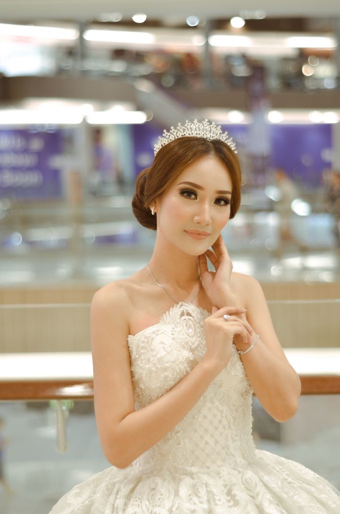 Bridal Fashion Show by Nadya Artamara Make Up Artist - 004