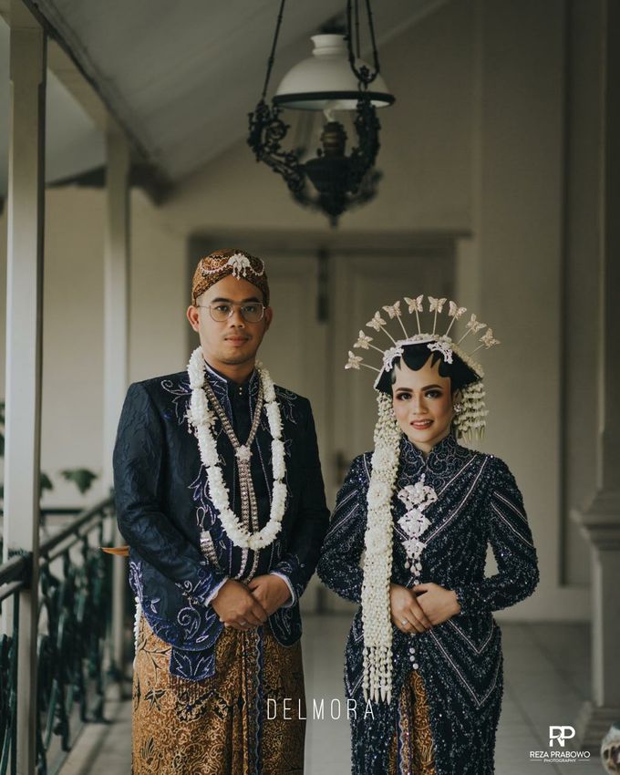 WEDDING PARTY KEBAYA MODERN / TRADISIONAL by DELMORA - 023 WEDDING PARTY KEBAYA MODERN / TRADISIONAL by DELMORA - 023