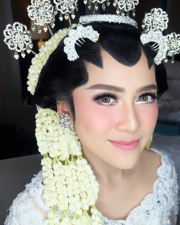 Acara Akad Nikah dan Resepsi Pernikahan Bimo Egiet by Catalina Flora - 018