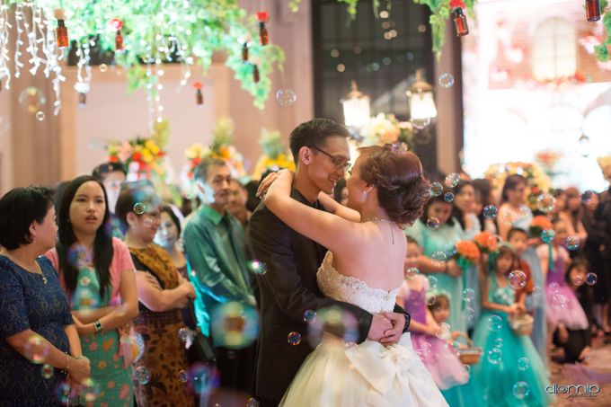 Wedding Day Handry & Vonni by She La Vie Organizer & Decoration - 010 Wedding Day Handry & Vonni by She La Vie Organizer & Decoration - 010