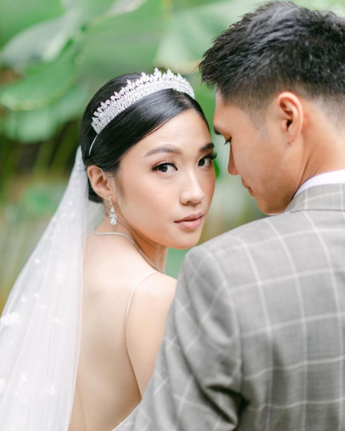 The Wedding of Mr. Jeffry & Ms. Jessica by Ilona Headpiece & Crown - 005