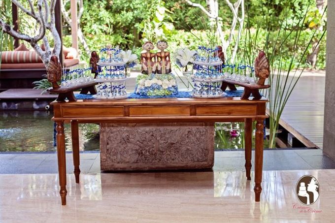Silver & Royal Blue Wedding Cake by Creme de la Creme Bali - 005 Silver & Royal Blue Wedding Cake by Creme de la Creme Bali - 005