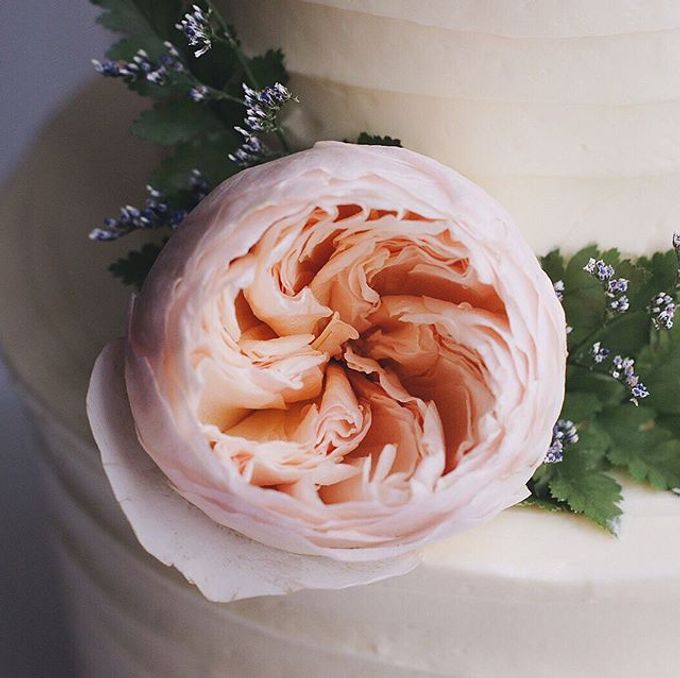 2 tiers Celebration Cake (Wedding, Birthdays, etc) by duchess bakes - 041 2 tiers Celebration Cake (Wedding, Birthdays, etc) by duchess bakes - 041