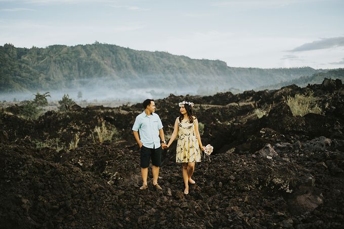 Dhudik & Windy Pre-Wedding Photoshot at Kintamani by Timelessia Photography - 013