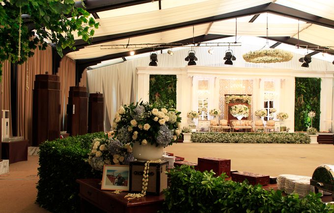 Grand Colonial by MawarPrada Wedding Decoration - 008