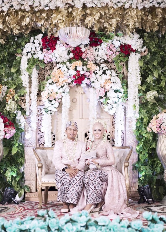 Modern Day Traditional Sundanese Hijab Wedding by SLIGHTshop.com - 004 Modern Day Traditional Sundanese Hijab Wedding by SLIGHTshop.com - 004