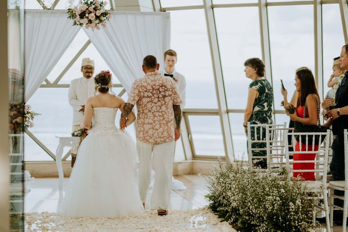 Kloe & Lochy's Wedding Celebration At Nusa Dua, Bali by Amora Bali Weddings - 016 Kloe & Lochy's Wedding Celebration At Nusa Dua, Bali by Amora Bali Weddings - 016