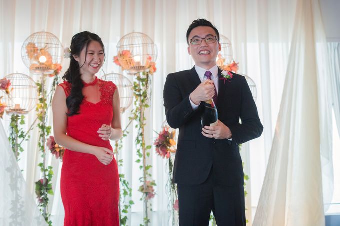 Swissotel the Stamford Wedding by GrizzyPix Photography - 041 Swissotel the Stamford Wedding by GrizzyPix Photography - 041