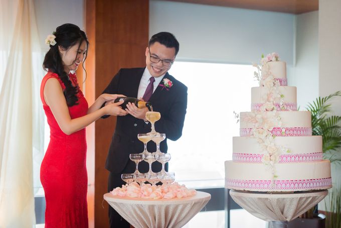Swissotel the Stamford Wedding by GrizzyPix Photography - 042 Swissotel the Stamford Wedding by GrizzyPix Photography - 042